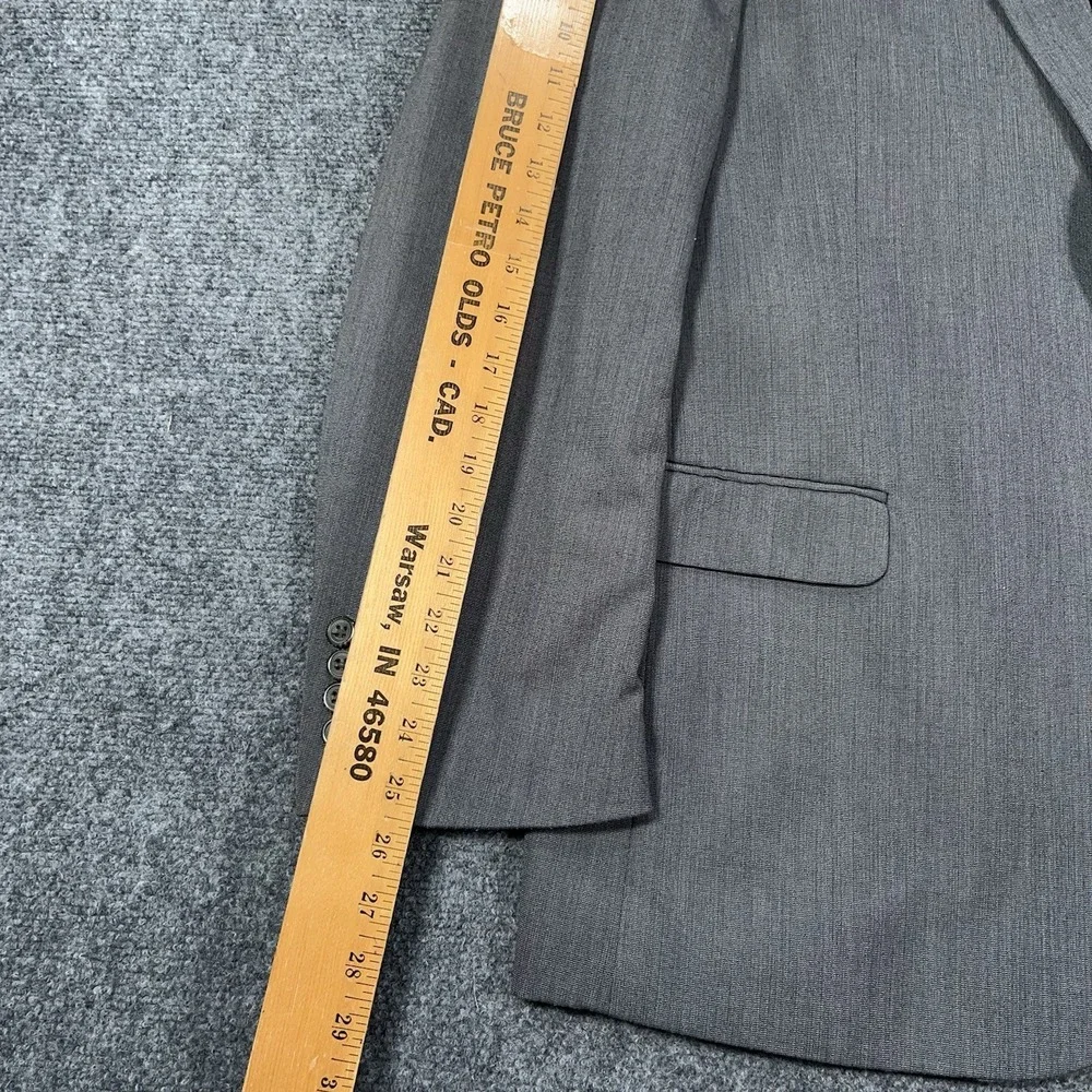 Van Heusen Mens Gray Blazer Birdseye 2-Piece Suit Set 46R / 38x32 Pants Office
